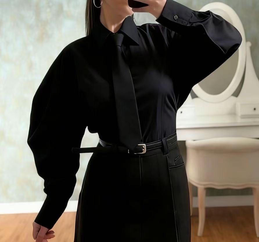 CAMICIA CON CRAVATTA E MANICHE A PALLONCINO