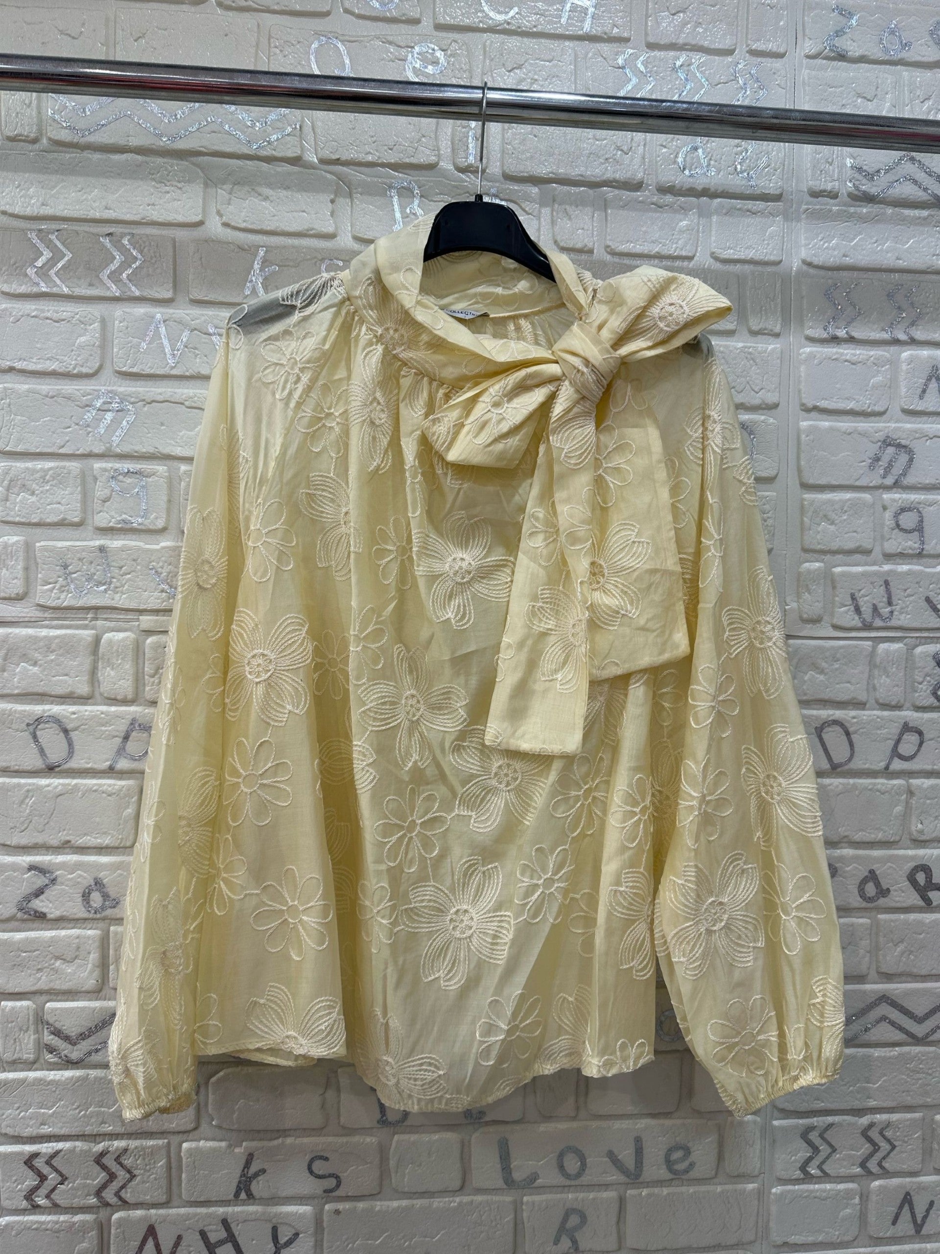 CAMICIA FIOCCO CON RICAMI