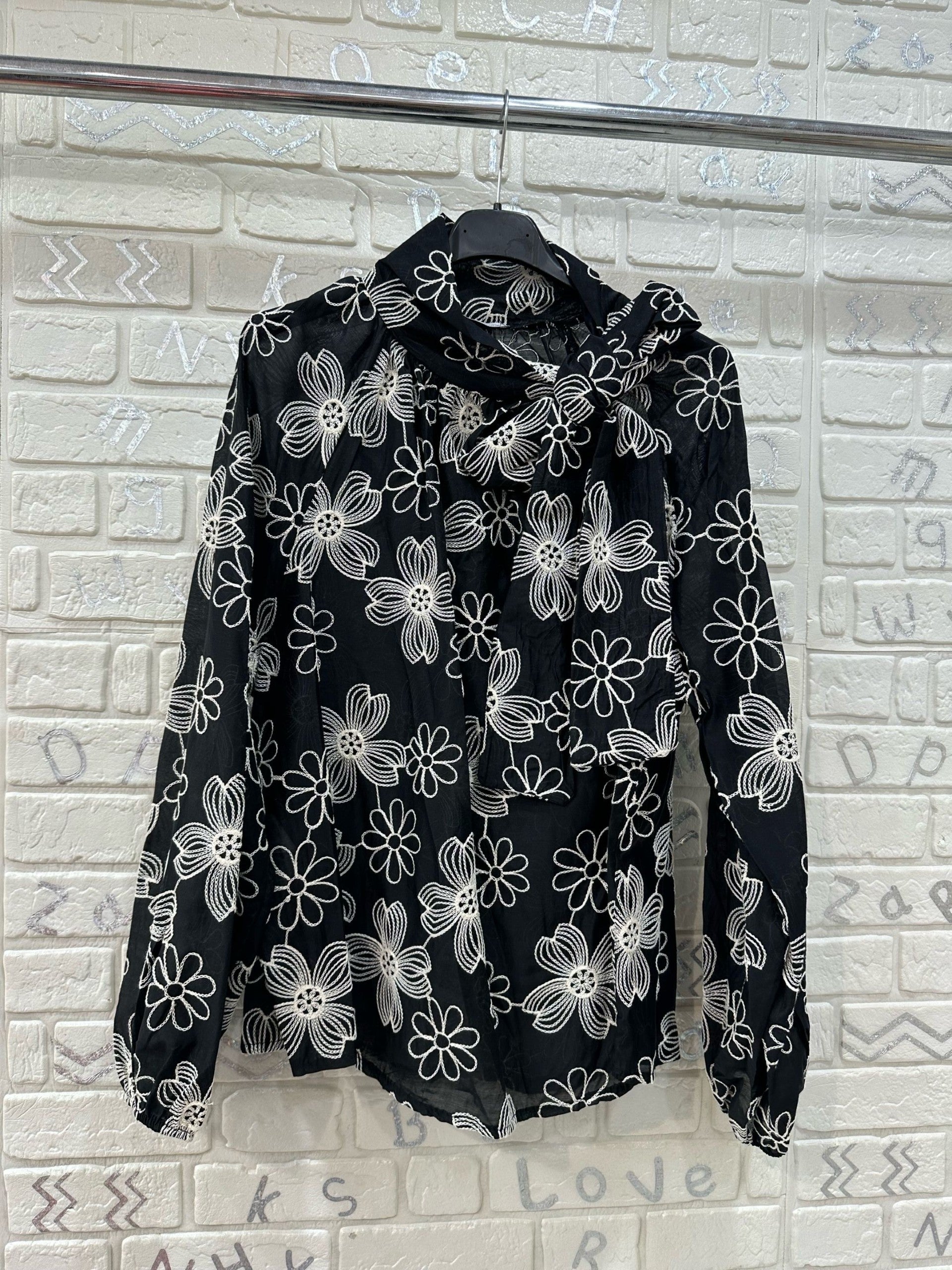 CAMICIA FIOCCO CON RICAMI