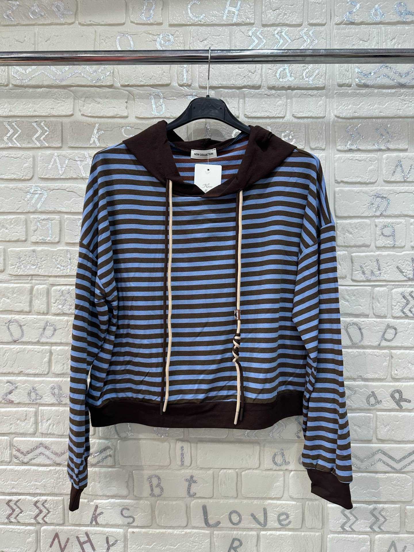 MAGLIA A RIGHE CON CAPPUCCIO