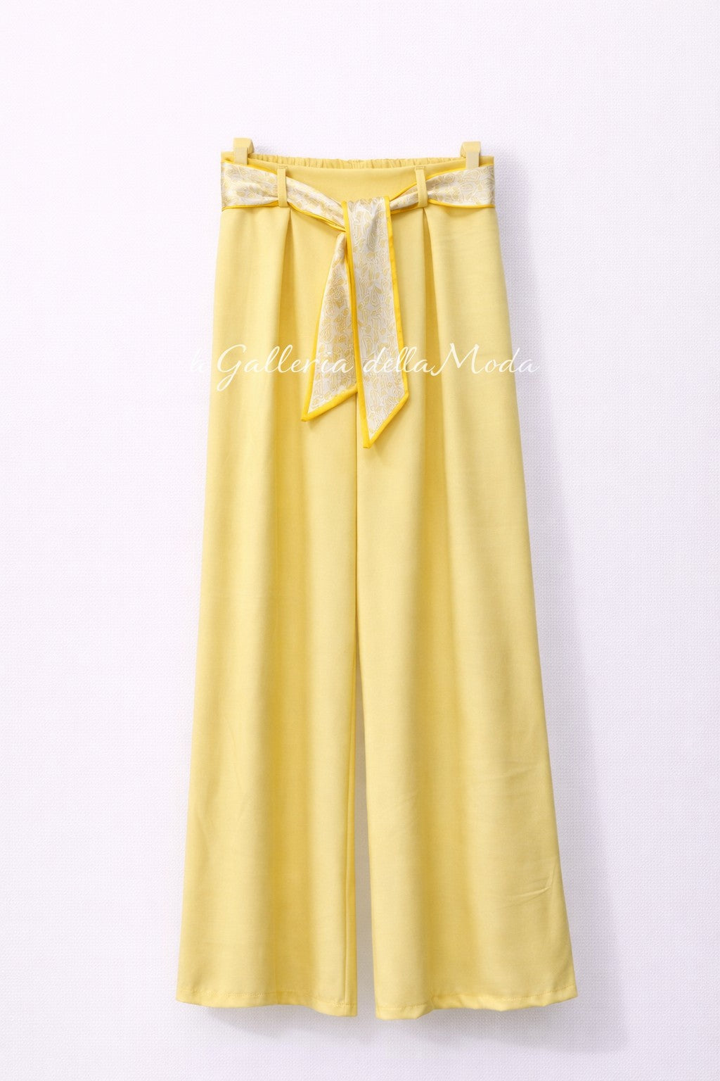 PANTALONI CON CINTA IN RASO