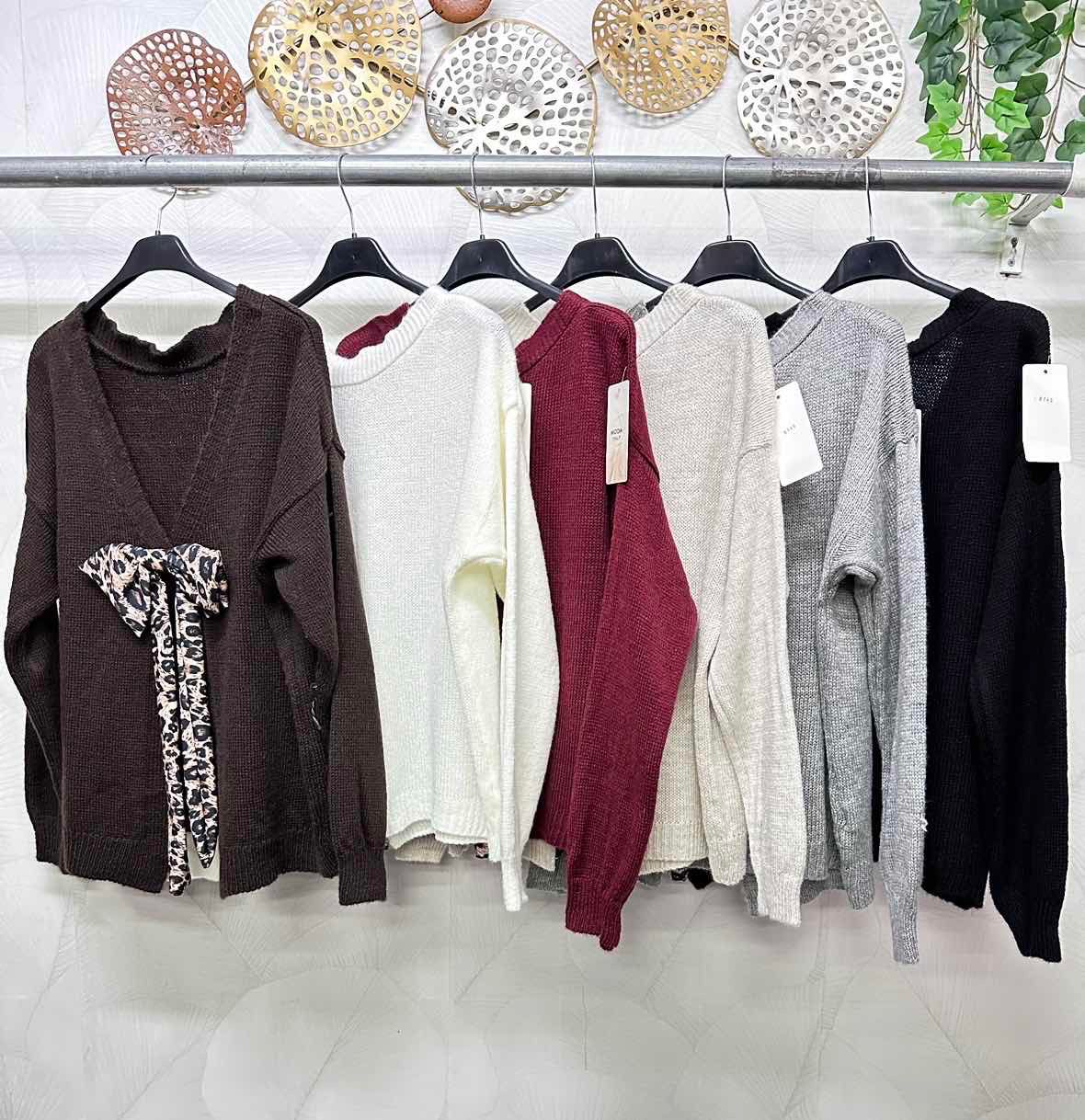 MAGLIA COZY CHIC CON FIOCCO ANIMALIER SUL RETRO